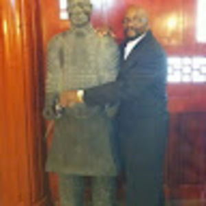 Meet your Posher, Lawrence